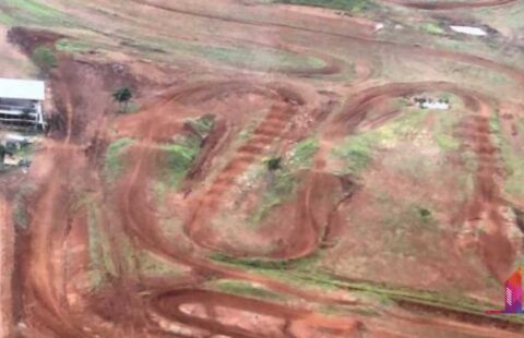 #820 Sítio com Pista de Motocross